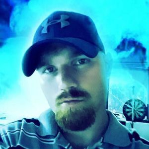 Meet your Posher, Derrick